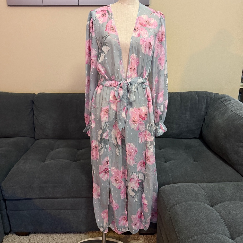 NWOT Express Pink Gray Floral Sheer Robe